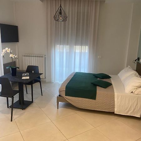 Maqueda Suites Палермо Экстерьер фото